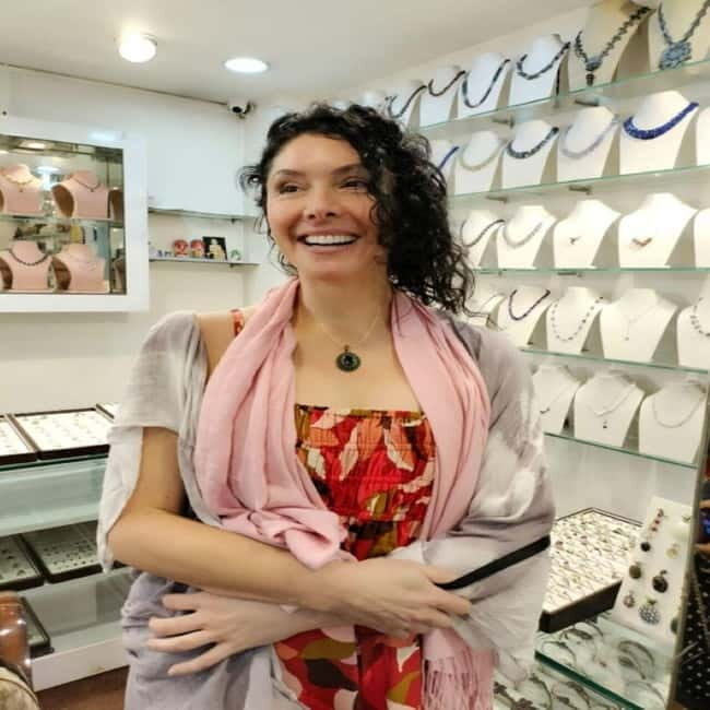 Delhi: Customized Shopping Tour with Female Consultant - Kinari Bazaar: wholesale borders and embellishments for makers and outfit upgrades