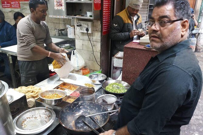 Delhi Food Tour: Try Authentic Old Delhi Food - Stop 2: Chawri Bazaar for chole kulche and aloo puri-style comfort