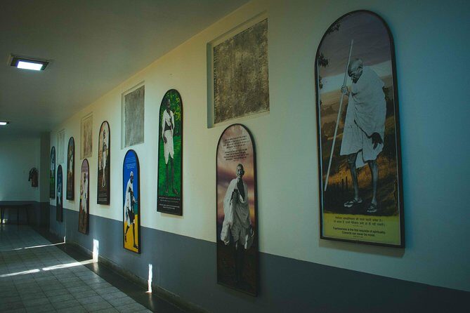 Delhi Footsteps of Mahatma Gandhi Half-Day Tour - Raj Ghat: The Black Marble Pause
