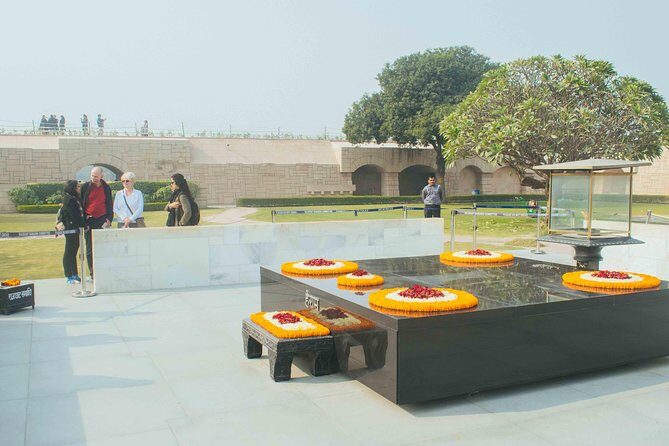 Delhi Footsteps of Mahatma Gandhi Half-Day Tour - Getting the Most From Your Guide (Even If Your English Is Great)
