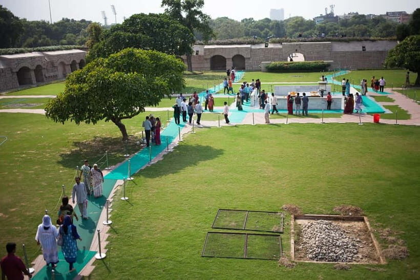 Delhi: Gandhi Museum & Raj Ghat Private Guided Tour - Raj Ghat: the walk, the stillness, and the question of legacy