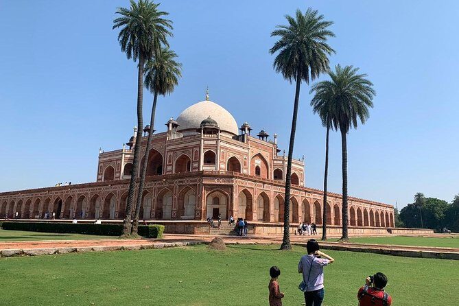 Delhi: Guided Evening Tour of Delhi City - Lodhi Garden: the calm break with Mughal-era monuments