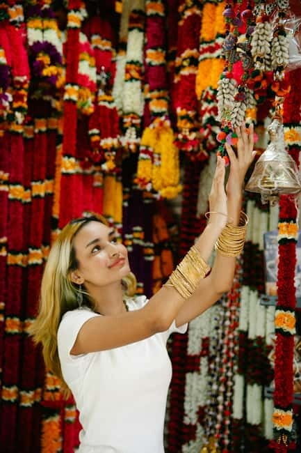Delhi: Guided Shopping Tour Experience with Female Expert - Door-to-Door Pickup and a Shopping Plan That Actually Fits