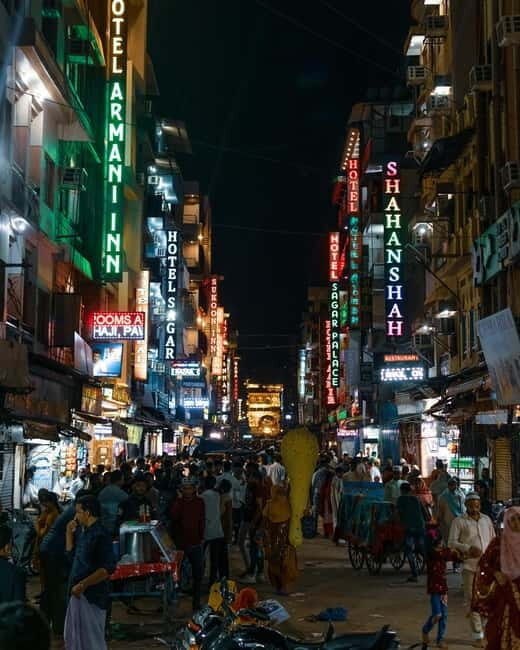 Delhi: Guided Shopping Tour Experience with Female Expert - Getting the Timing Right: 4–8 Hours Feels Different by Market Energy
