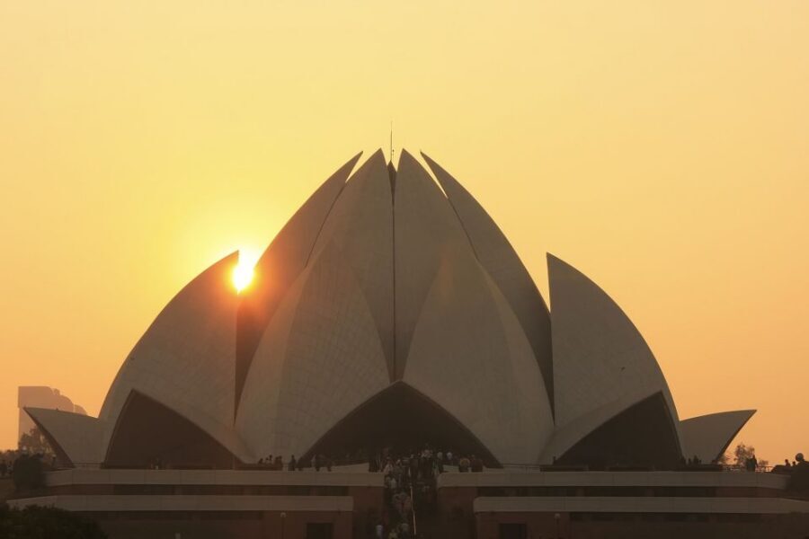 Delhi Half-Day Private City Tour with Car & Guide - Guide quality is the difference-maker here