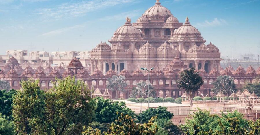 Delhi: Half-Day Private Temple Tour - ISKCON Temple: Lord Krishna devotion with a different energy