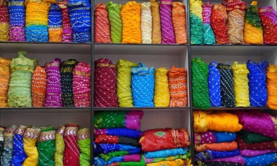 Delhi: Half day Shopping tour with guide by car. - Should You Book This Delhi Half-Day Shopping Tour?