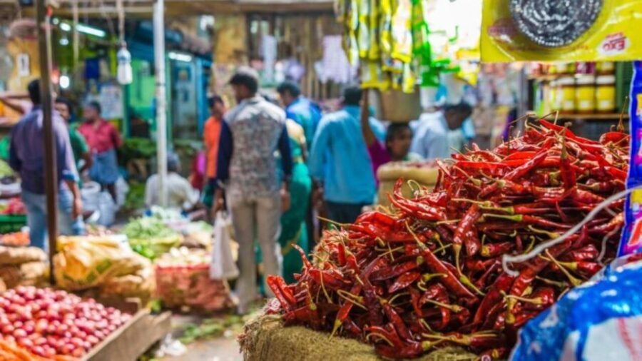 Delhi: Half day Shopping tour with guide by car. - Chandni Chowk: Where Wholesale Browsing Turns Into Real Shopping
