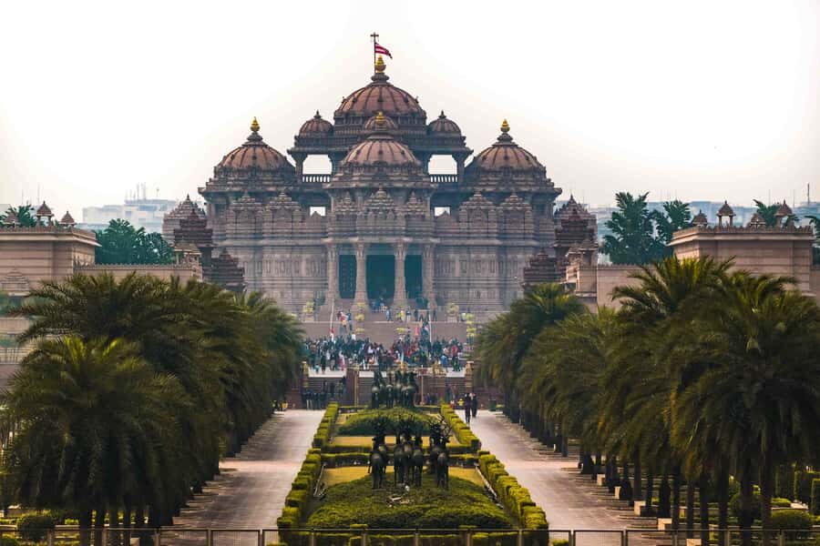 Delhi Highlights: Private Old & New Delhi with Fee Options - Hotel Pickup, Air-Conditioned Comfort, and WiFi on the Move