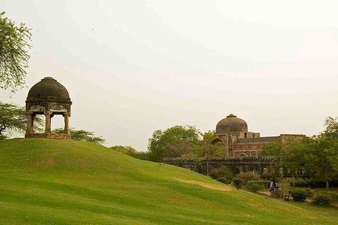 Delhi historical Gardens & Ruins - Getting from Stop to Stop without Losing Your Morning