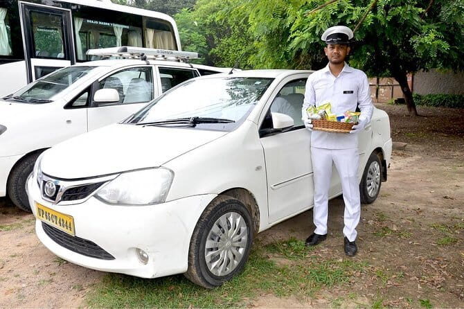 Delhi, Jaipur or Agra: Private One-Way Transfer - On the Road: Water, Breaks, and Optional Stopovers