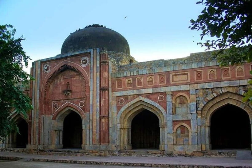 Delhi: Mehrauli Archaeological Park Tour with Hotel Pickup - Jamali Kamali Mosque: architecture that feels personal