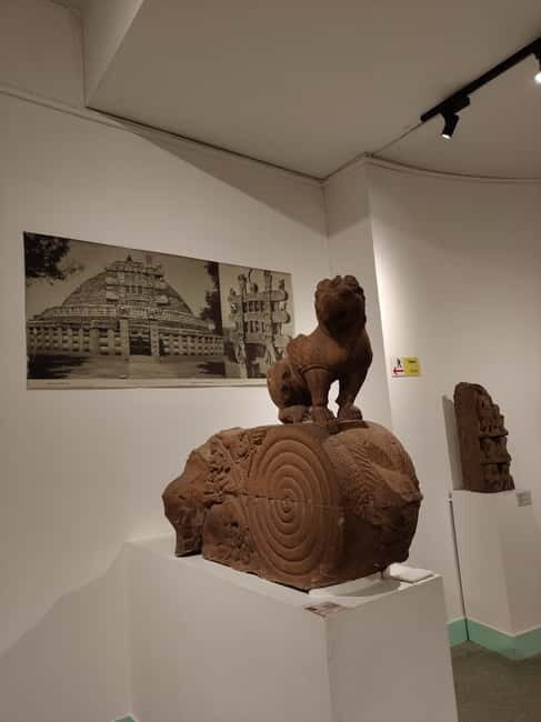 Delhi: National Museum Tour - Gallery stop 4: Miniature paintings, small scale with big technique