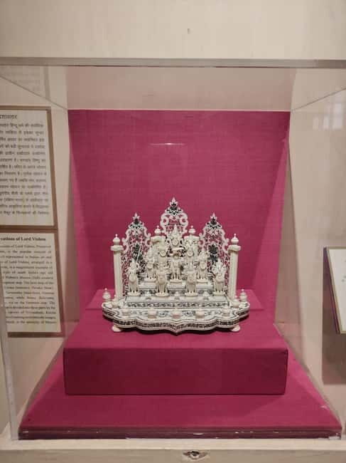 Delhi: National Museum Tour - Gallery stop 5: Decorative arts—jewelry, textiles, and the everyday beauty angle