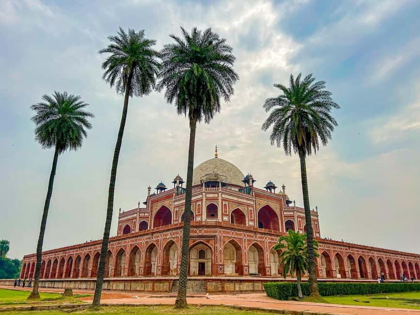 DELHI: NEW AND OLD SELF ITINERARY FULL DAY OR HALF DAY TOUR - Jama Masjid: scale, stone, and the feeling of a working mosque