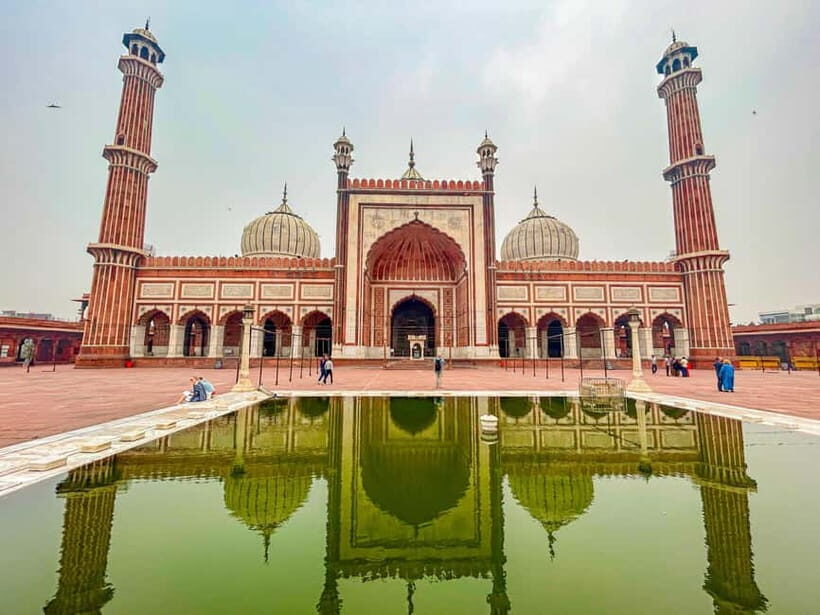 DELHI: NEW AND OLD SELF ITINERARY FULL DAY OR HALF DAY TOUR - Pickup and AC comfort: the unglamorous part that matters