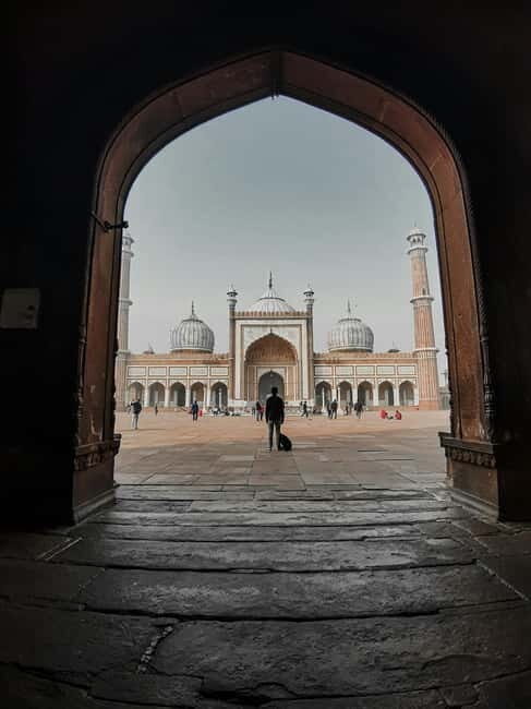 Delhi: New & Old Delhi Private Half or Full-Day Tour - Agrasen ki Baoli: The Stepwell Stop That Changes the Mood