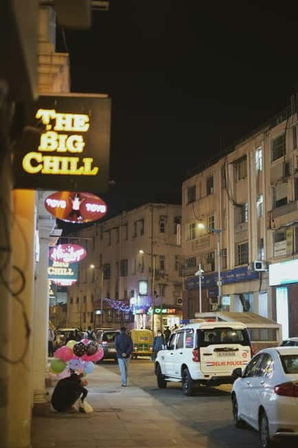 Delhi : Nightlife Tour with private car, guide & driver - FAQ