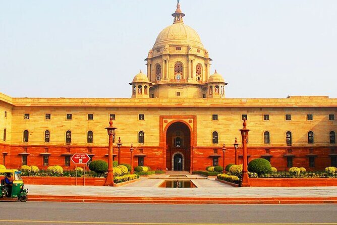 Delhi: Old and New Delhi Guided Full or Half-Day Tour - Jama Masjid: a grand start with red-sandstone energy