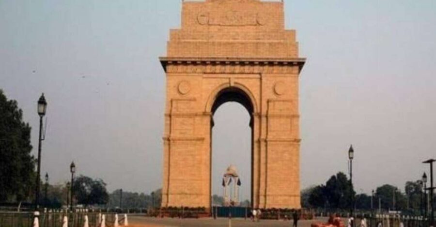 Delhi: Old and New Delhi One Day Private Guided City Tour - Chandni Chowk Heritage Walk and Khari Baoli Spice Market