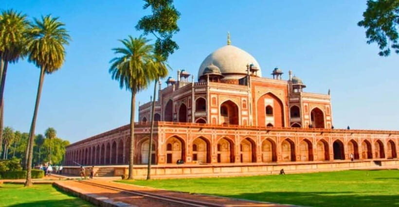 Delhi: Old and New Delhi Private City Tour by Car - Starting in Delhi: pickup, timing, and how the day flows