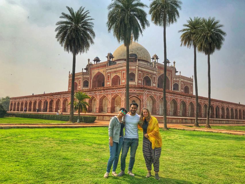 Delhi: Old and New Delhi Private Full or Half-Day Tour - India Gate and Rashtrapati Bhavan: quick icons, long boulevard energy