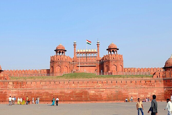 Delhi: Old and New Delhi Private One Day Tour - Red Fort: Mughal power right in the middle of Old Delhi