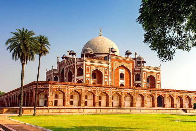 Delhi: Old and New Delhi Private One Day Tour - India Gate and Raj Ghat: memorials that anchor the city’s meaning