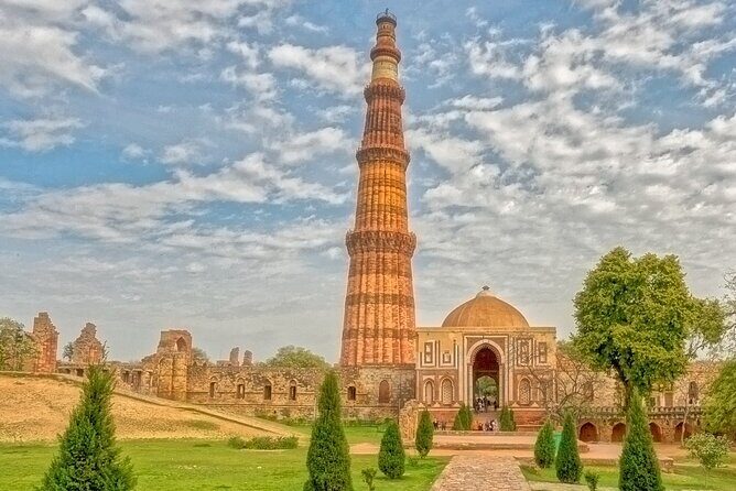 Delhi: Old and New Delhi Private One Day Tour - Qutub Minar: start the day with a landmark that teaches you the city