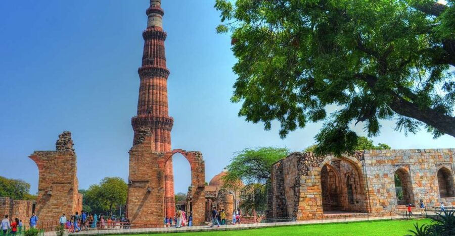 Delhi: Old and New Delhi Sightseeing Private Day Tour - Jama Masjid: seeing one of India’s largest mosques up close