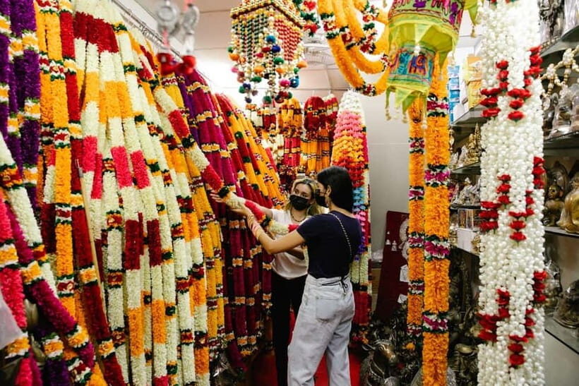 Delhi: Old Delhi Guided Tour with Rickshaw & Entry Tickets - Price and value: what $2.61 buys when it includes entry options