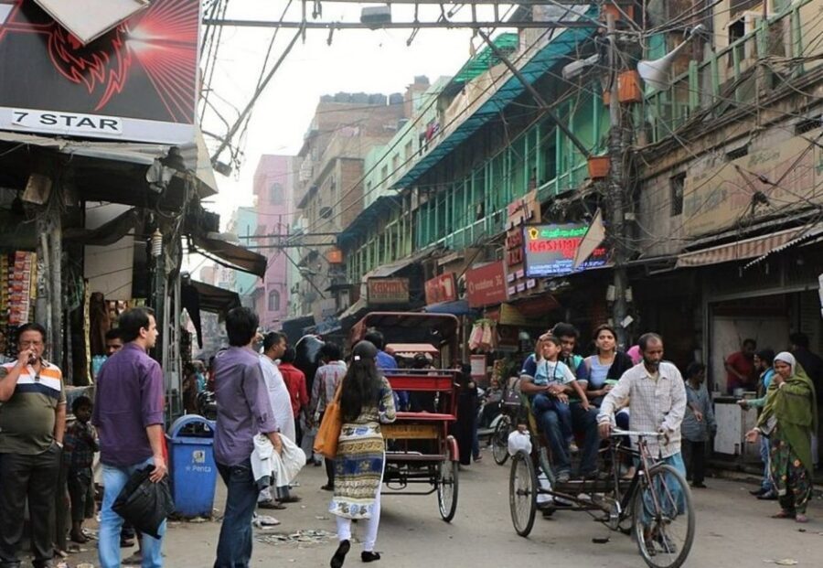 Delhi: Old Delhi Highlighs Tuk Tuk Tour With Guide - Street food stops with your guide: how to choose without wasting time