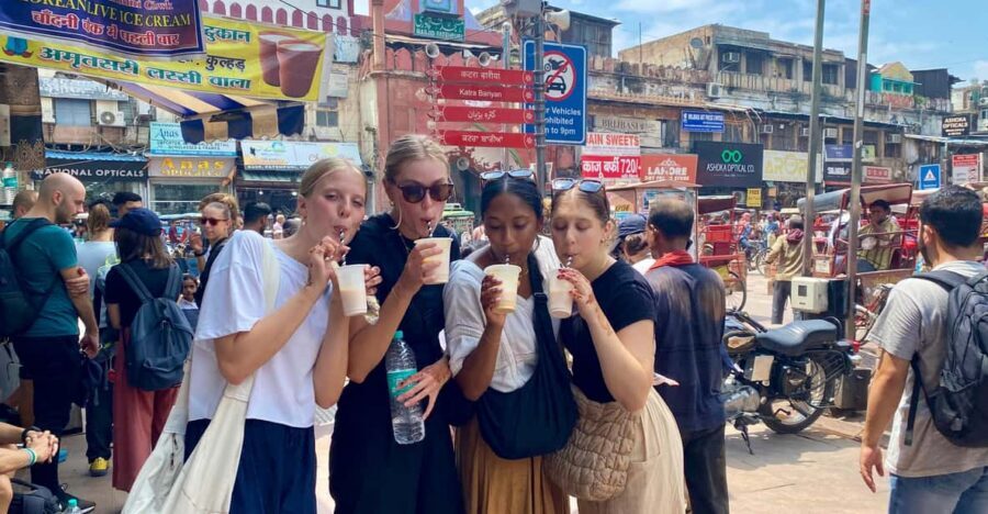 Delhi: Old Delhi's Street Food, Temples & Spice Market Tour - Seeing Red Fort and a 370-year-old mosque from outside