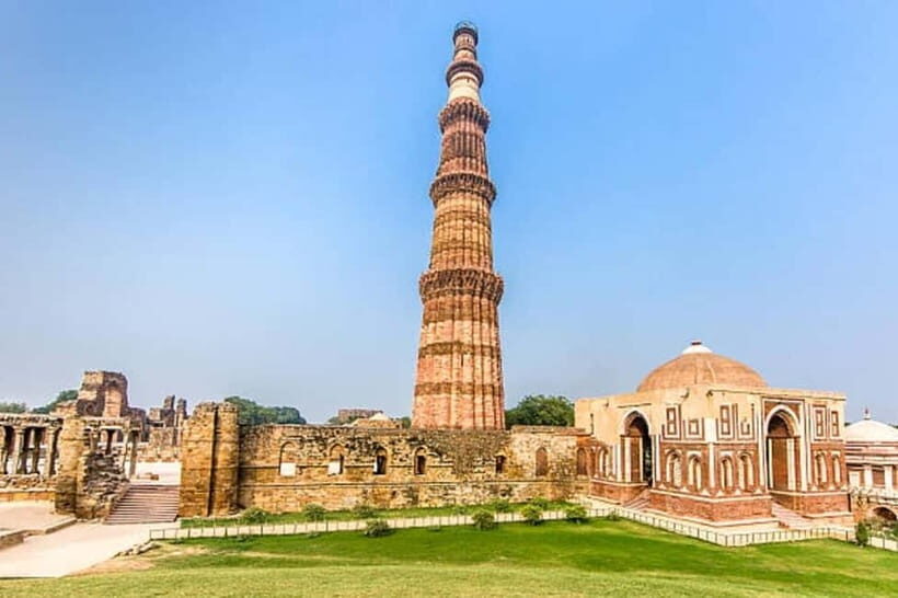 Delhi: Old & New Delhi Private Tour Full or Half-Day By Car - Qutub Minar: carvings, scale, and why it’s a great first big stop