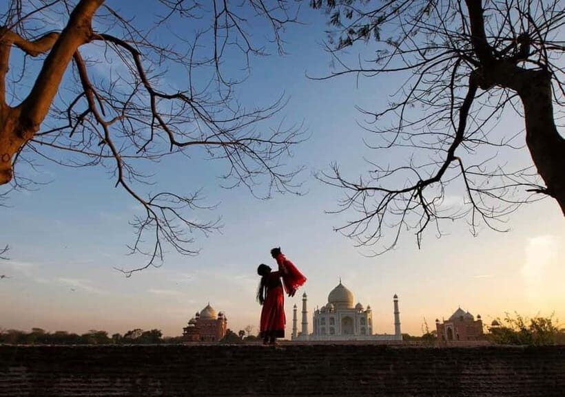 Delhi: Private 3-Day Golden Triangle Tour with Hotel - Day 1 in Delhi and the ride to Agra: Qutub Minar to Chandni Chowk