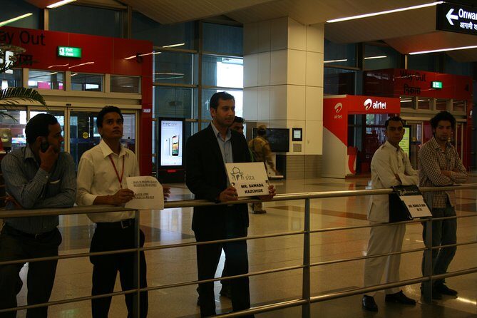 Delhi - Private arrival transfer from Airport to Hotel - Pickup at Indira Gandhi Intl Airport: how you actually get the car