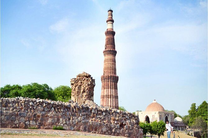 Delhi private City Tour: Explore Old and New Delhi full day - Humayun’s Tomb: Persian-Indian Craftsmanship in a Garden Setting