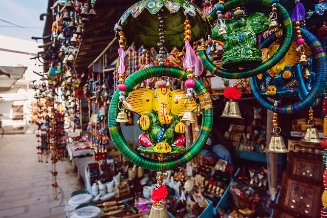 Delhi: Private Guided Shopping Tour with Transfers - Pickup, timing, and the reality of a 7–8 hour market day