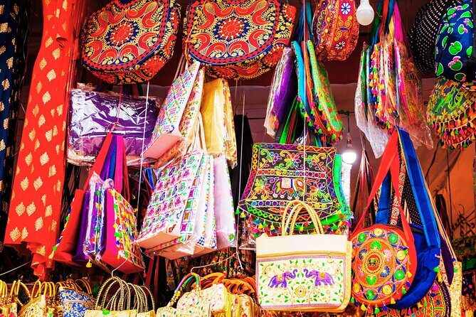 Delhi: Private Guided Shopping Tour with Transfers - Kinari Bazaar (near Chandni Chowk): spices, zari-style trims, and small-shop finds