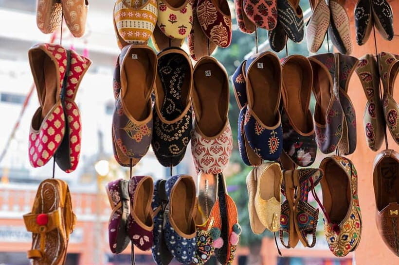 Delhi: Private Half-Day Shopping Tour with Guide & Transfers - Getting Picked Up in Delhi: Time-Savers You’ll Appreciate