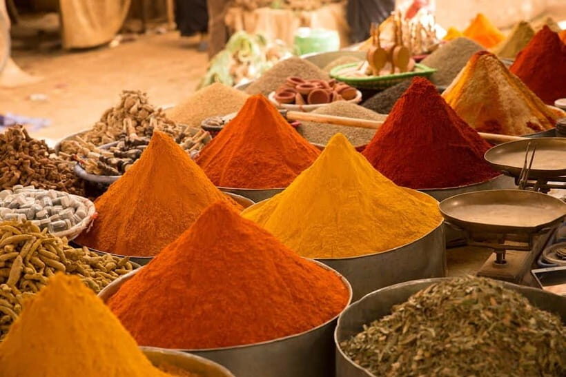 Delhi: Private Half-Day Shopping Tour with Guide & Transfers - Kashmir Cashmere: A Dedicated Stop for Wool and Warmth