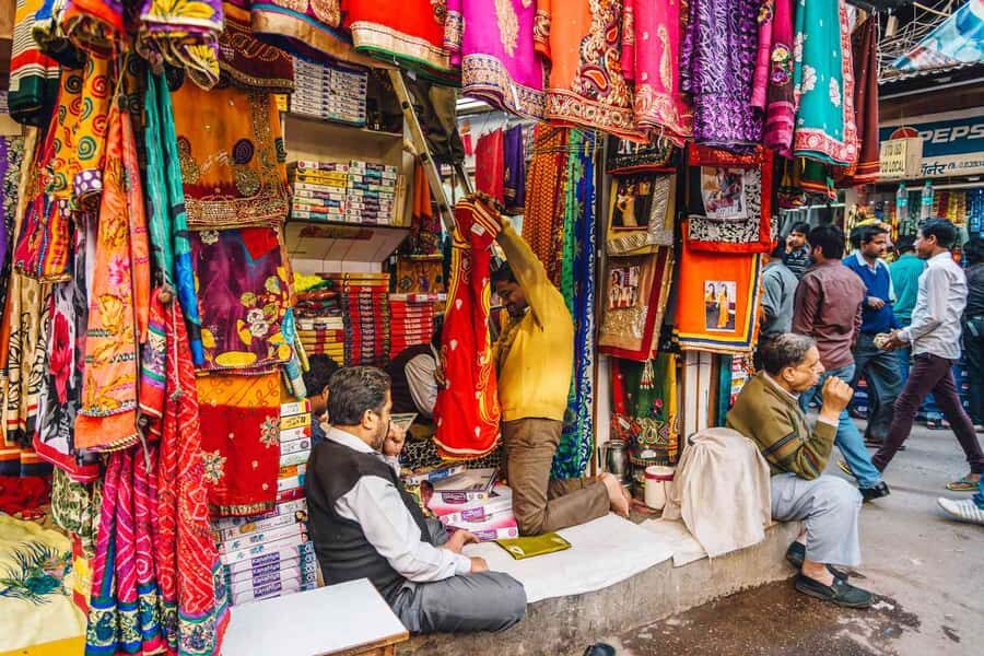 Delhi: Private Half-Day Shopping Tour with Transfer - Shopping Smart: Bargaining, Timing, and Cash in Your Pocket