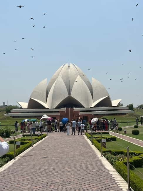 Delhi: Private Old and New Delhi Full or Half Day Tour - New Delhi: Raj Ghat, India Gate, Parliament, and the Big Monuments