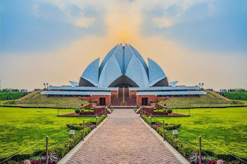Delhi: Private Old & New Delhi Half or Full-Day Tour - Raj Ghat: A Quiet Reset Between Big Sights