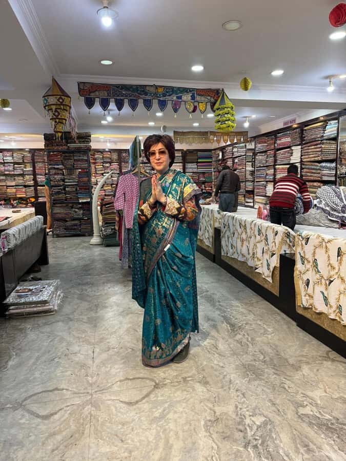 Delhi: Private Shopping Tour with Guide and Transfer - Price and What You Get for About $25