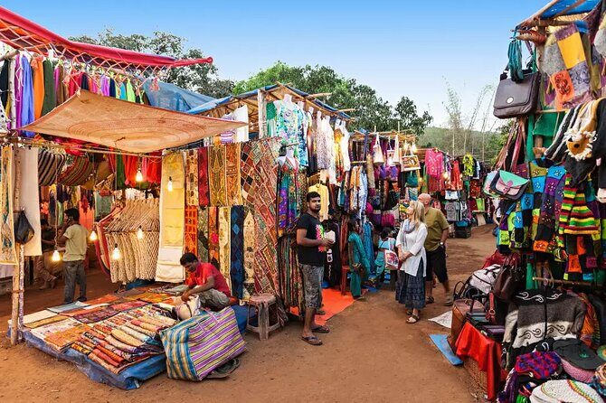 Delhi Private Shopping Tour with transfers - Stop 2: The Golden Arcade and the Cottage Emporium Finds