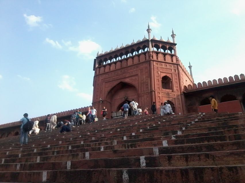 Delhi: Private Tour of Old & New Delhi with Optional Tickets - The value in a private Old + New Delhi route