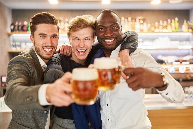 Delhi: Pub Crawl (3 Hours Guided Bar Hopping Tour) - Why Connaught Place makes this pub crawl work