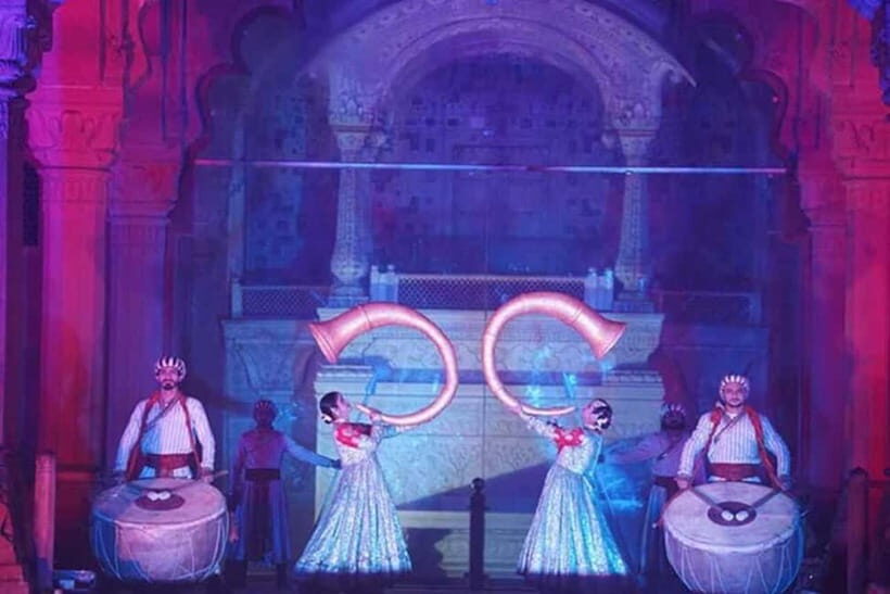 Delhi: Red Fort 2 Hour Light & Sound Show with Private Guide - Private guide and vehicle: what it buys you in Delhi