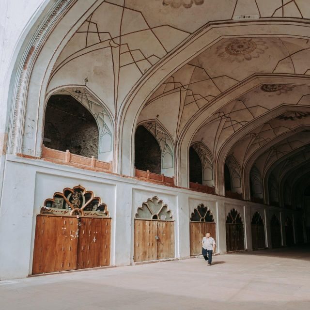 Delhi: Red Fort & Jama Majid Private Tour by Car - Stop 1: Red Fort, from the gate to the halls of power